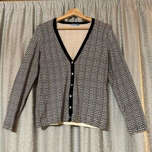 J. McLaughlin Cardigan Women’s Small Black White Chevron Print  Lightweight EUC
